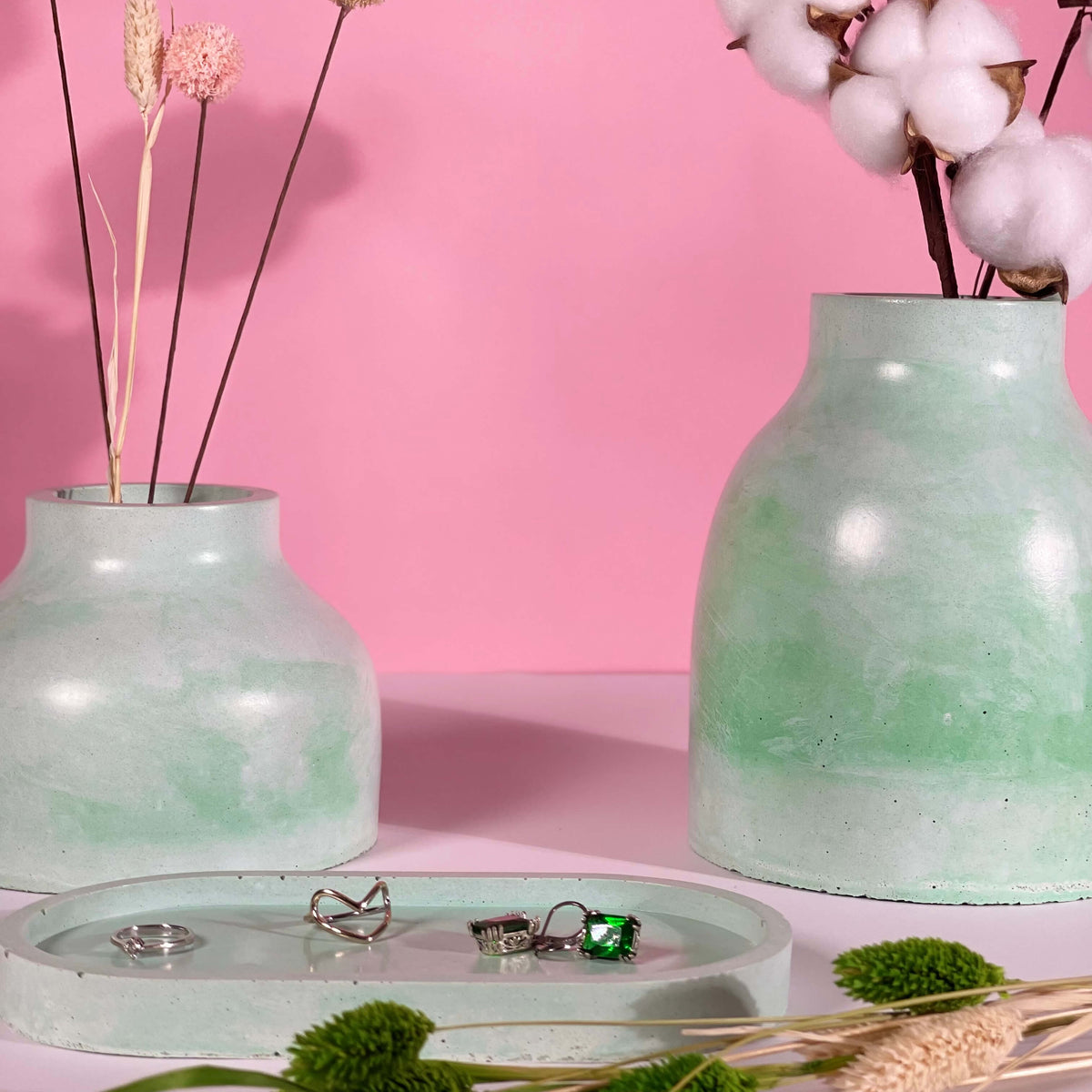 Emerald Saya Vase