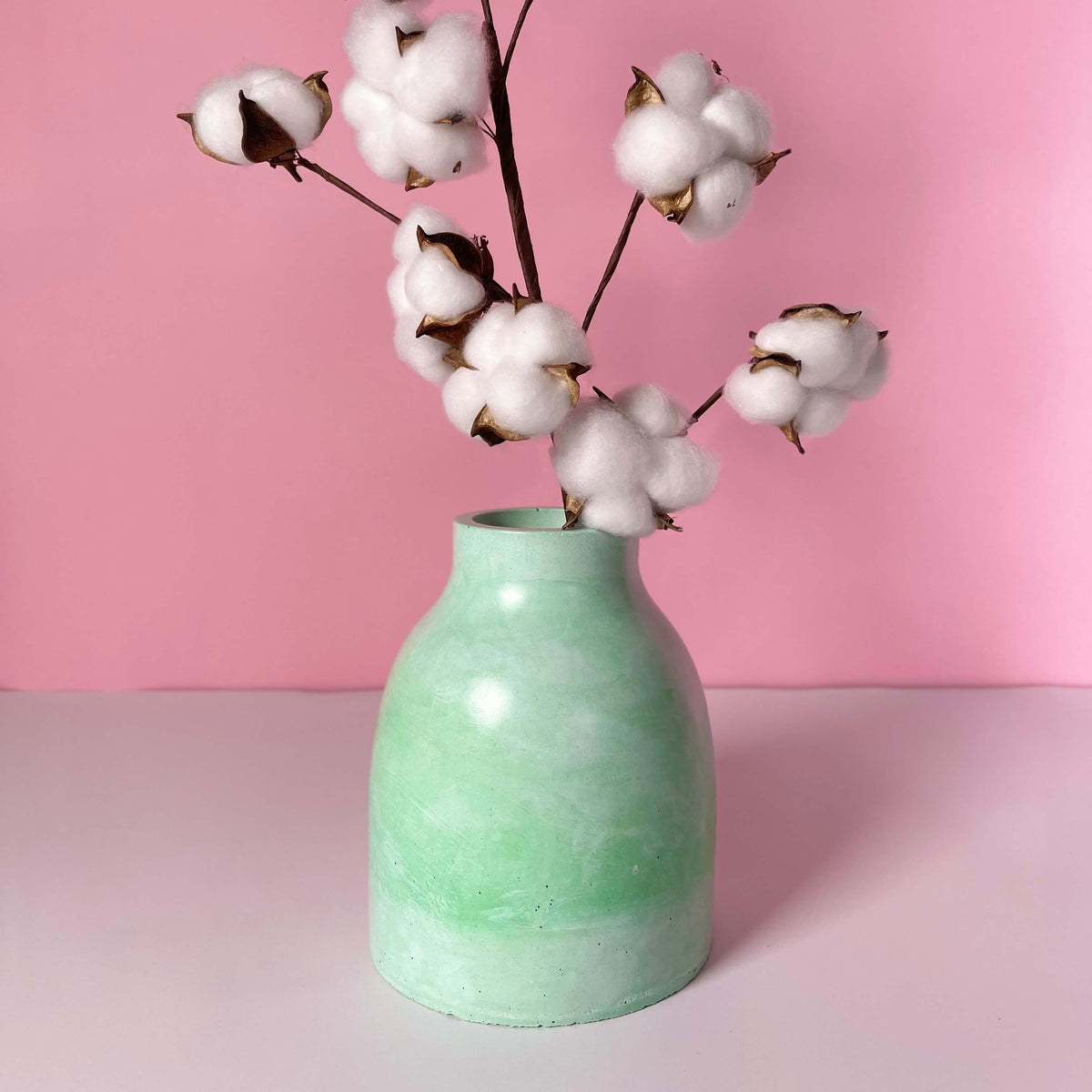 Emerald Saya Vase