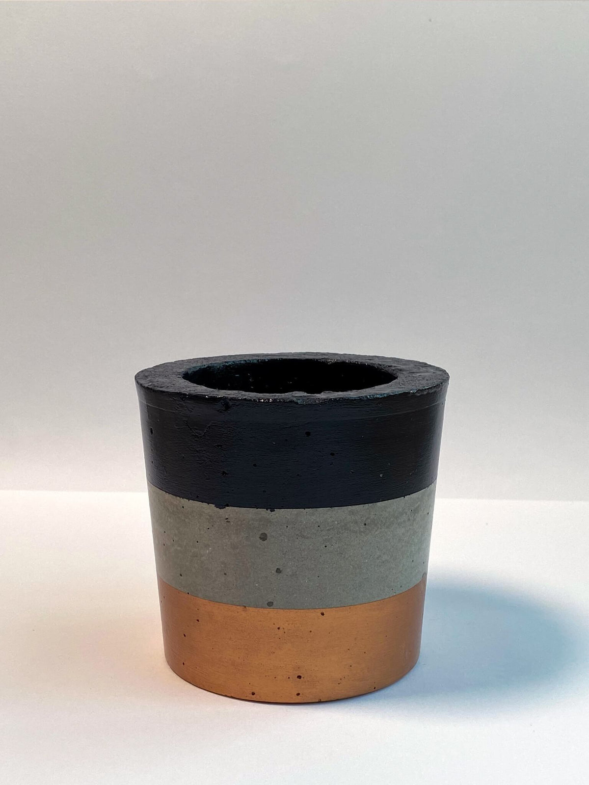 Black & Bronze Pots Planter