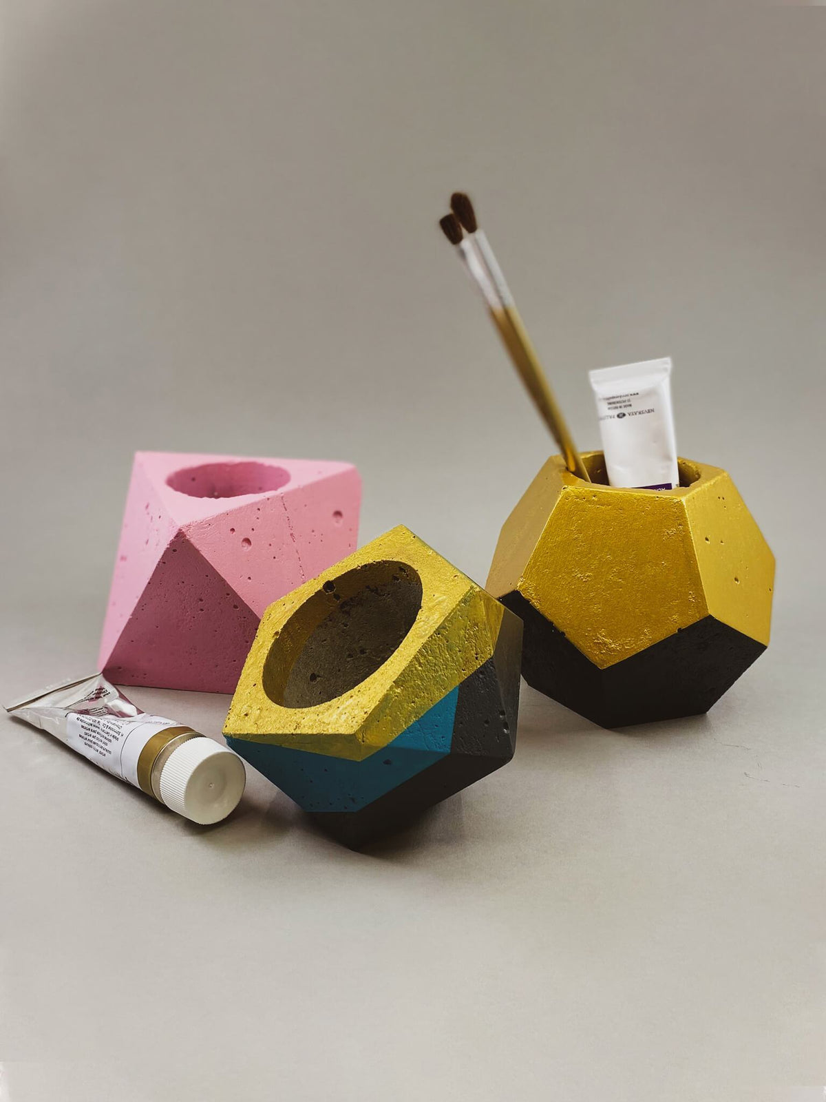 Set of 3 Concrete Planter Pots