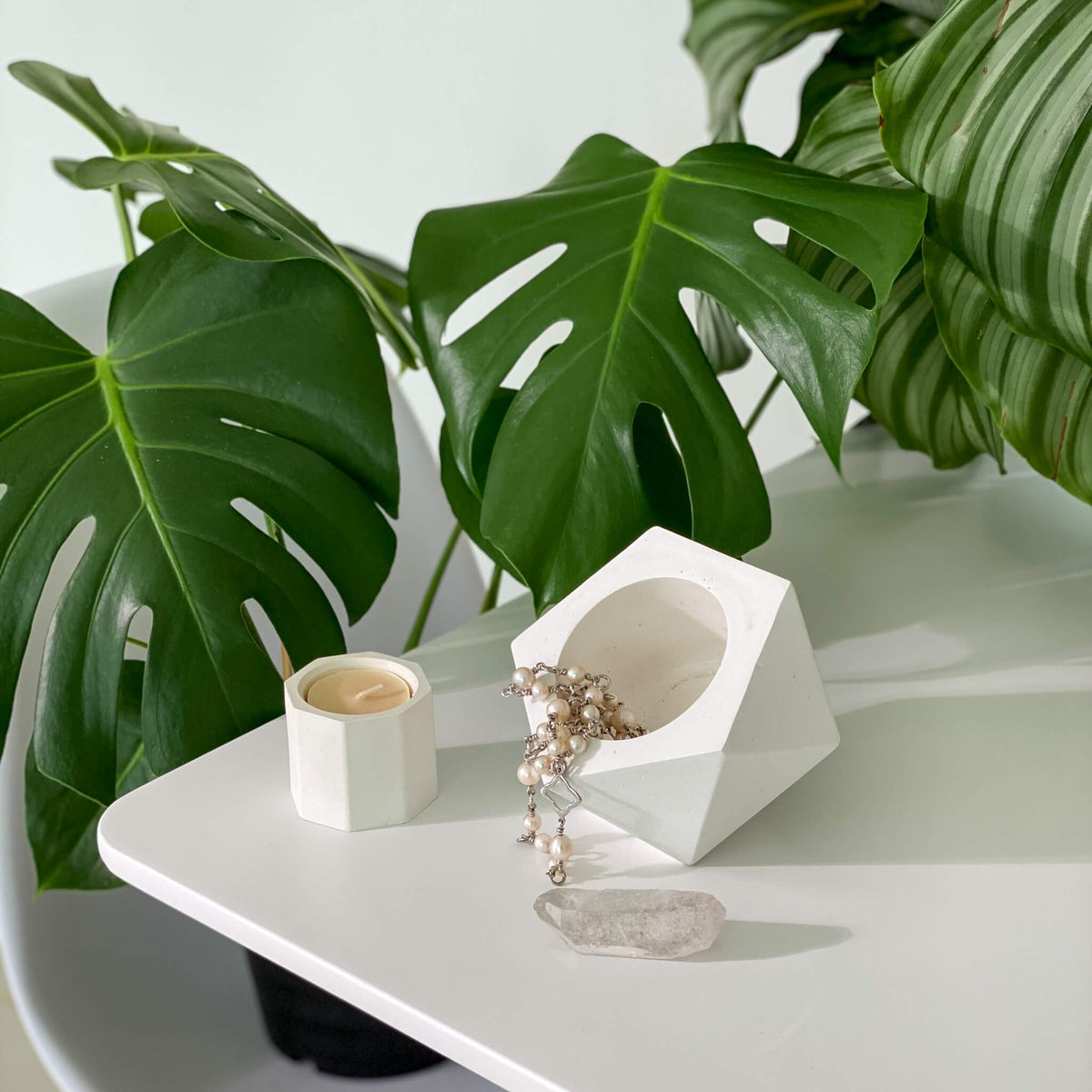 White Geometric Pot Set