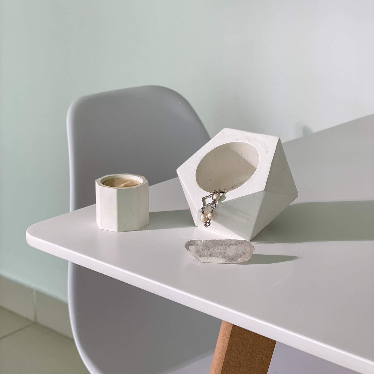 White Geometric Pot Set